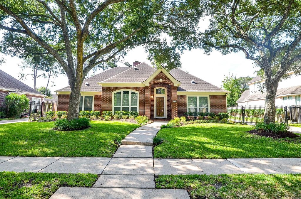 15814 El Dorado Oaks Drive, Houston, TX 77059