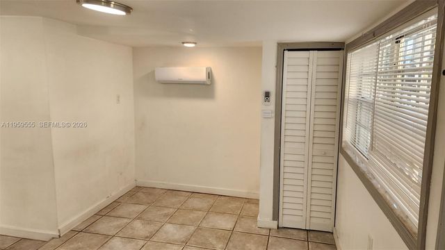 2272 SW 8th St 5, Miami, FL 33135