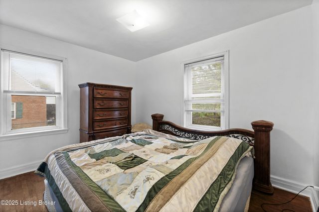 4628 Kiefer Rd, Louisville, KY 40216