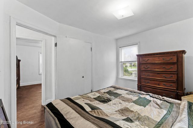 4628 Kiefer Rd, Louisville, KY 40216