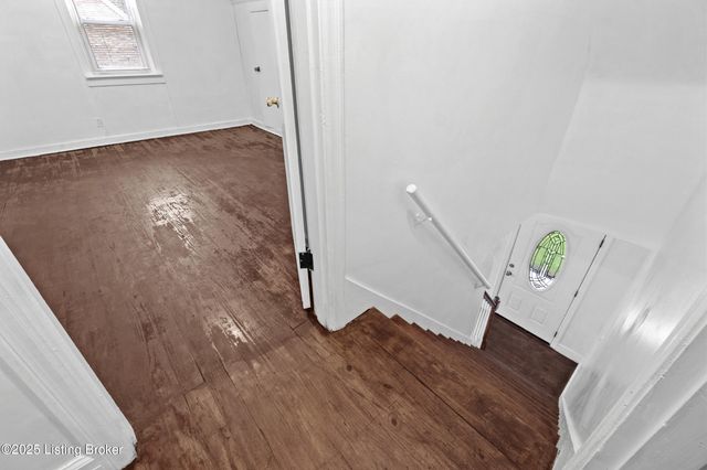 4628 Kiefer Rd, Louisville, KY 40216