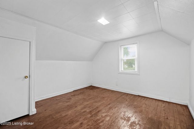 4628 Kiefer Rd, Louisville, KY 40216