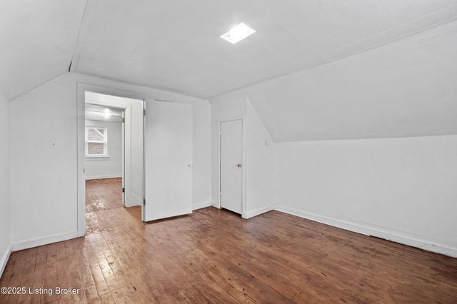 4628 Kiefer Rd, Louisville, KY 40216