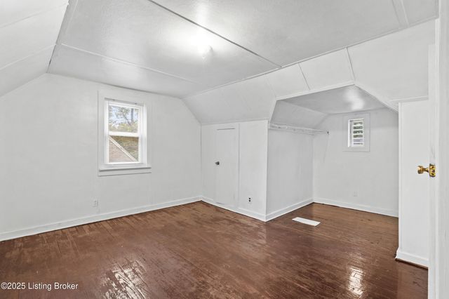 4628 Kiefer Rd, Louisville, KY 40216