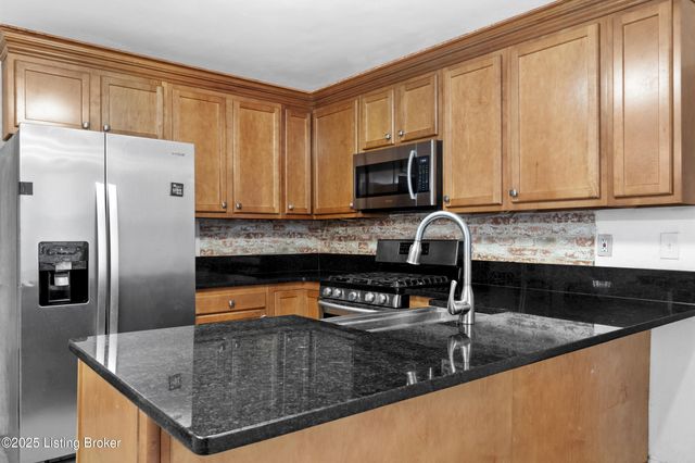 4628 Kiefer Rd, Louisville, KY 40216