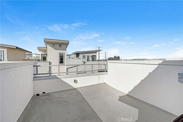 572 E Imperial, El Segundo, CA 90245