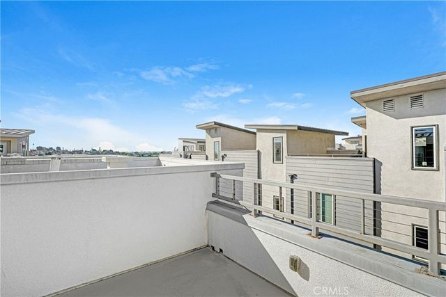 572 E Imperial, El Segundo, CA 90245