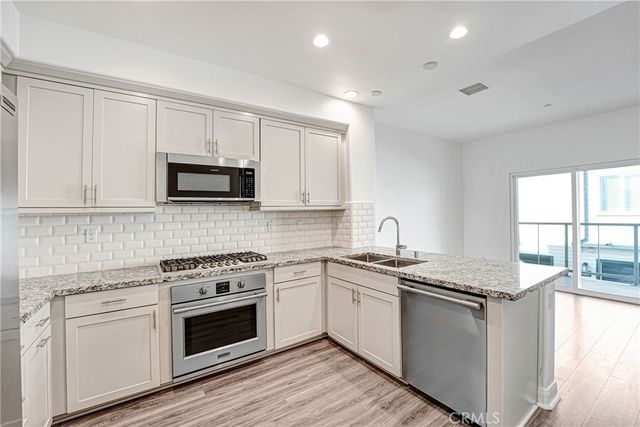 572 E Imperial, El Segundo, CA 90245