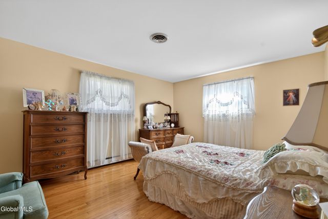 20 Willow Street, Rotterdam, NY 12306