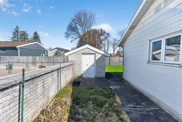 20 Willow Street, Rotterdam, NY 12306