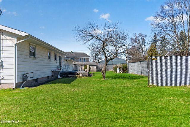 20 Willow Street, Rotterdam, NY 12306