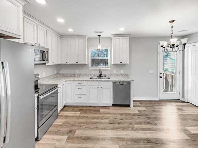 7689 S Swift Rd, Goodlettsville, TN 37072