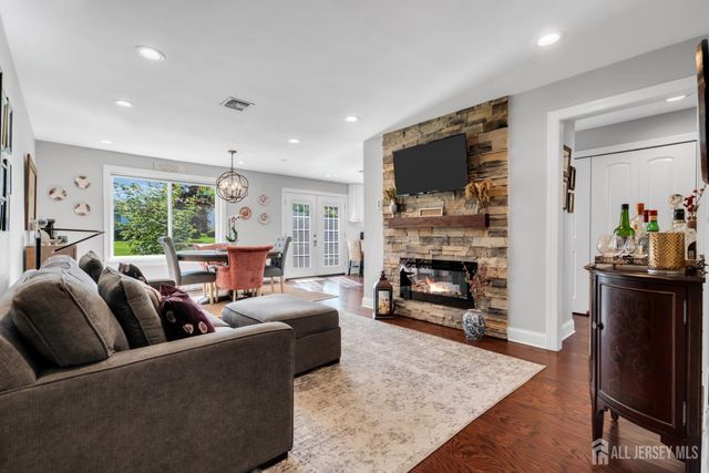150 Maclura Plaza C, Monroe, NJ 08831