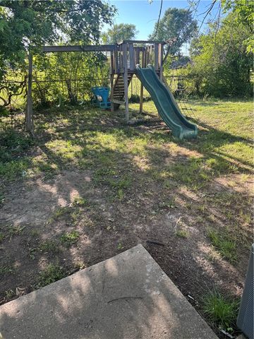 1150 Henegar Drive, Siloam Springs, AR 72761