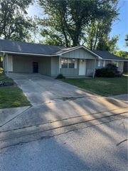 1150 Henegar Drive, Siloam Springs, AR 72761