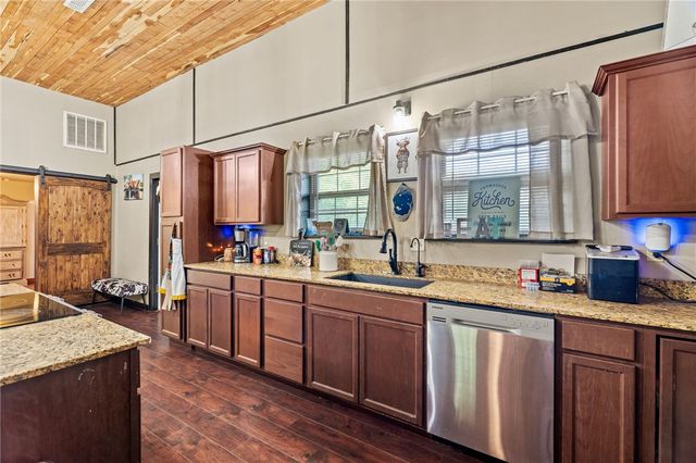 15075 Prairie Grove Lake Road, Prairie Grove, AR 72753