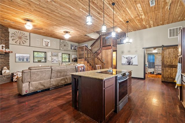 15075 Prairie Grove Lake Road, Prairie Grove, AR 72753