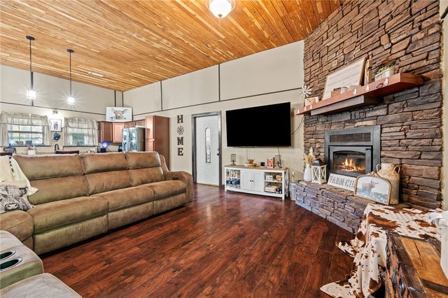 15075 Prairie Grove Lake Road, Prairie Grove, AR 72753