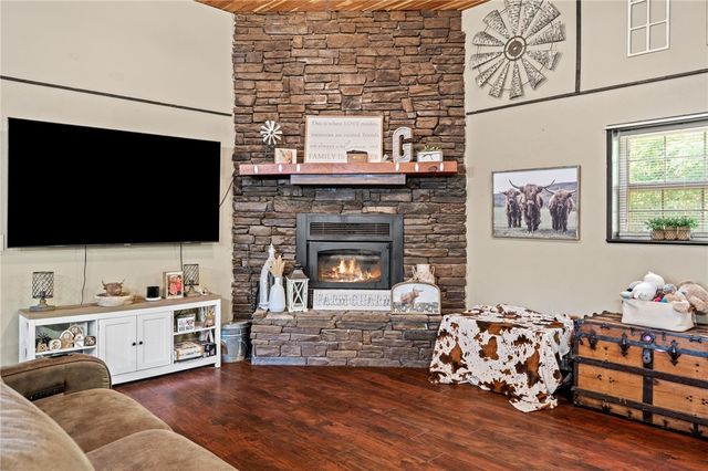 15075 Prairie Grove Lake Road, Prairie Grove, AR 72753