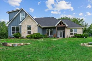 10856 Whispering Oaks Drive, Hearne, TX 77859