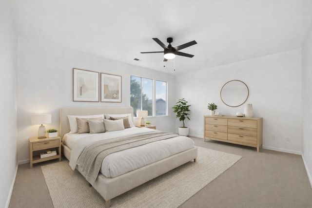 2707 E Omaha Avenue, Fresno, CA 93720