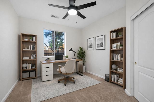 2707 E Omaha Avenue, Fresno, CA 93720