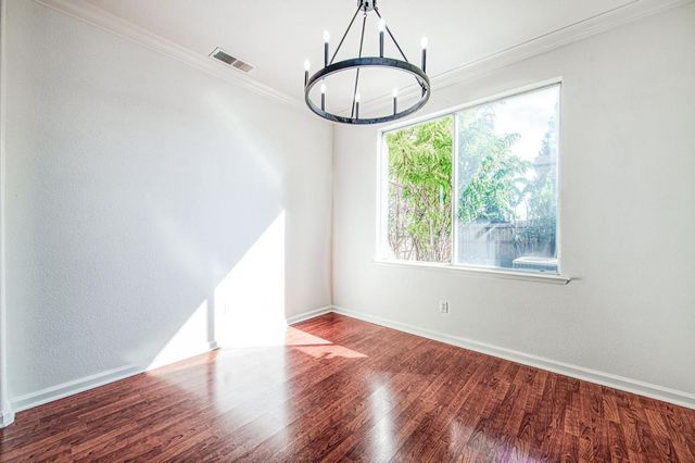 2707 E Omaha Avenue, Fresno, CA 93720