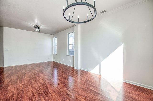 2707 E Omaha Avenue, Fresno, CA 93720