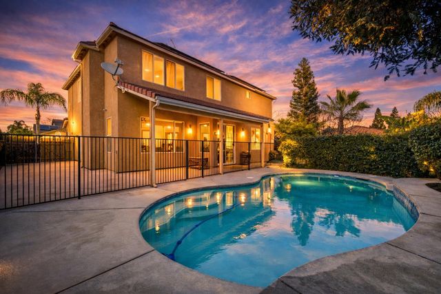 2707 E Omaha Avenue, Fresno, CA 93720