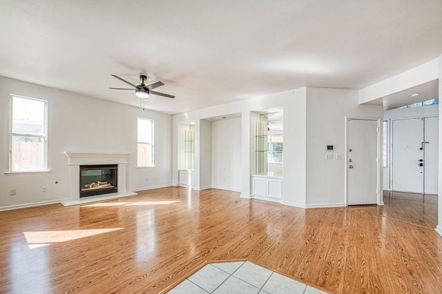 2707 E Omaha Avenue, Fresno, CA 93720