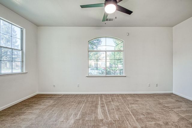 2707 E Omaha Avenue, Fresno, CA 93720