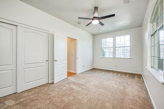 2707 E Omaha Avenue, Fresno, CA 93720