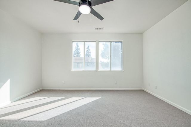 2707 E Omaha Avenue, Fresno, CA 93720