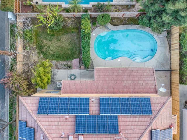 2707 E Omaha Avenue, Fresno, CA 93720