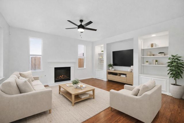 2707 E Omaha Avenue, Fresno, CA 93720