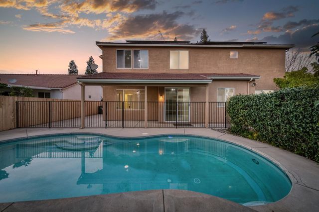 2707 E Omaha Avenue, Fresno, CA 93720