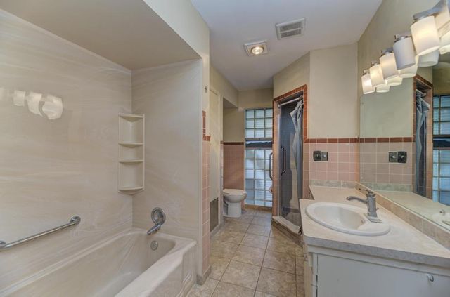 407 Farmington Avenue, Joliet, IL 60435