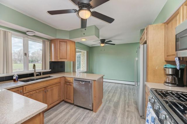 407 Farmington Avenue, Joliet, IL 60435