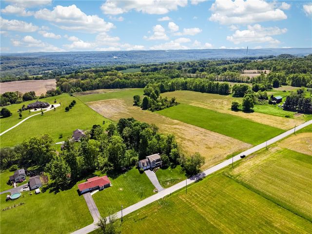 1247 Cleland Mill Rd, New Beaver Boro, PA 16102
