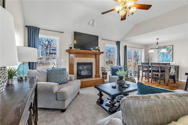 10916 N OXFORD Avenue, Kansas City, MO 64157