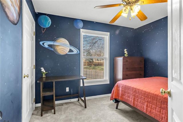 10916 N OXFORD Avenue, Kansas City, MO 64157