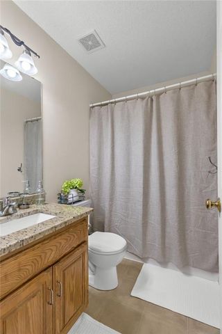 10916 N OXFORD Avenue, Kansas City, MO 64157