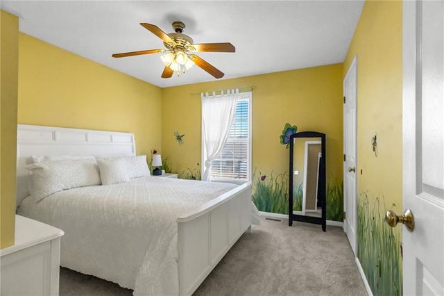 10916 N OXFORD Avenue, Kansas City, MO 64157