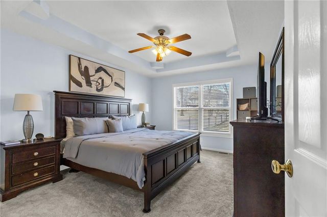 10916 N OXFORD Avenue, Kansas City, MO 64157