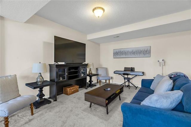 10916 N OXFORD Avenue, Kansas City, MO 64157