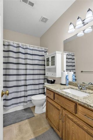 10916 N OXFORD Avenue, Kansas City, MO 64157