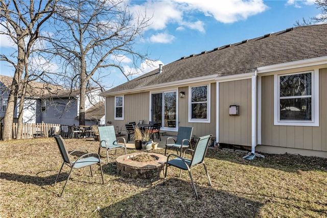 10916 N OXFORD Avenue, Kansas City, MO 64157