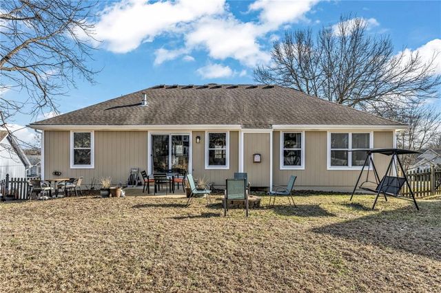 10916 N OXFORD Avenue, Kansas City, MO 64157