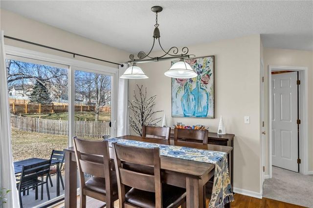 10916 N OXFORD Avenue, Kansas City, MO 64157