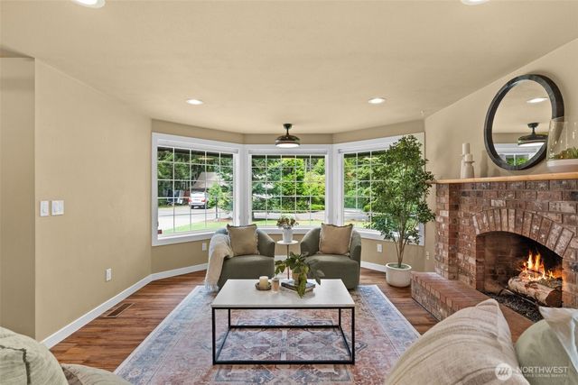 1004 34th Street Ct NW, Gig Harbor, WA 98335